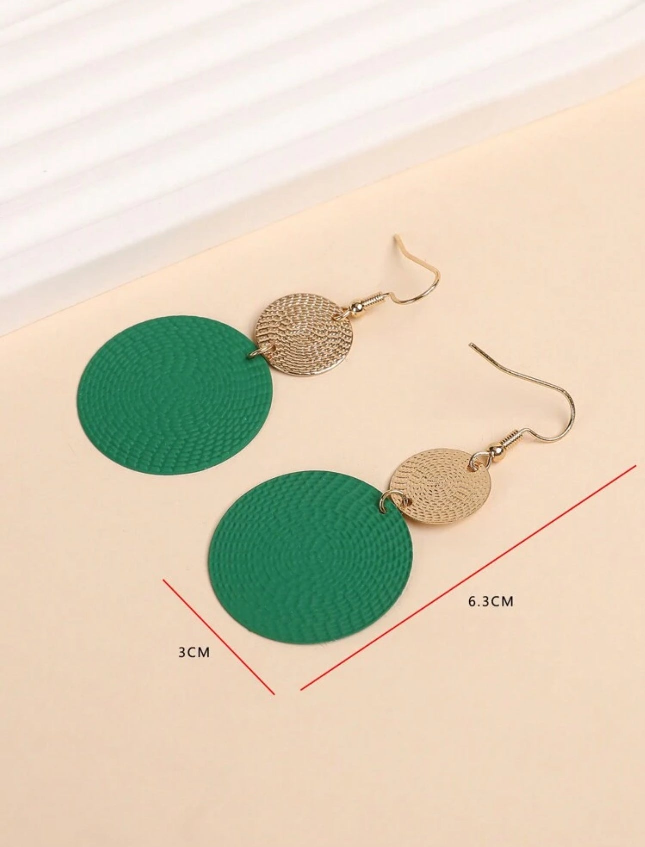 Boucles D'oreilles Simples Et Exagérées