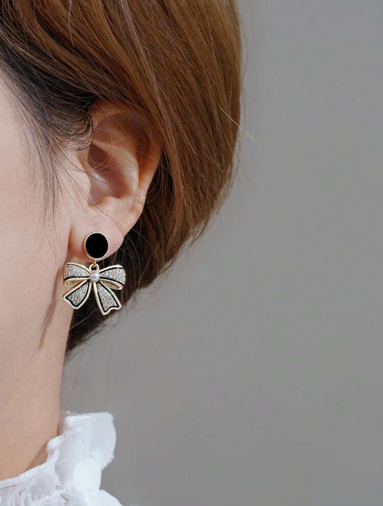 boucles d'oreilles carrées à clous incrustées