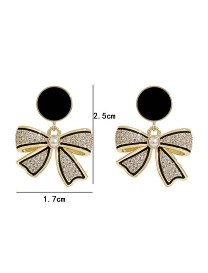 boucles d'oreilles carrées à clous incrustées